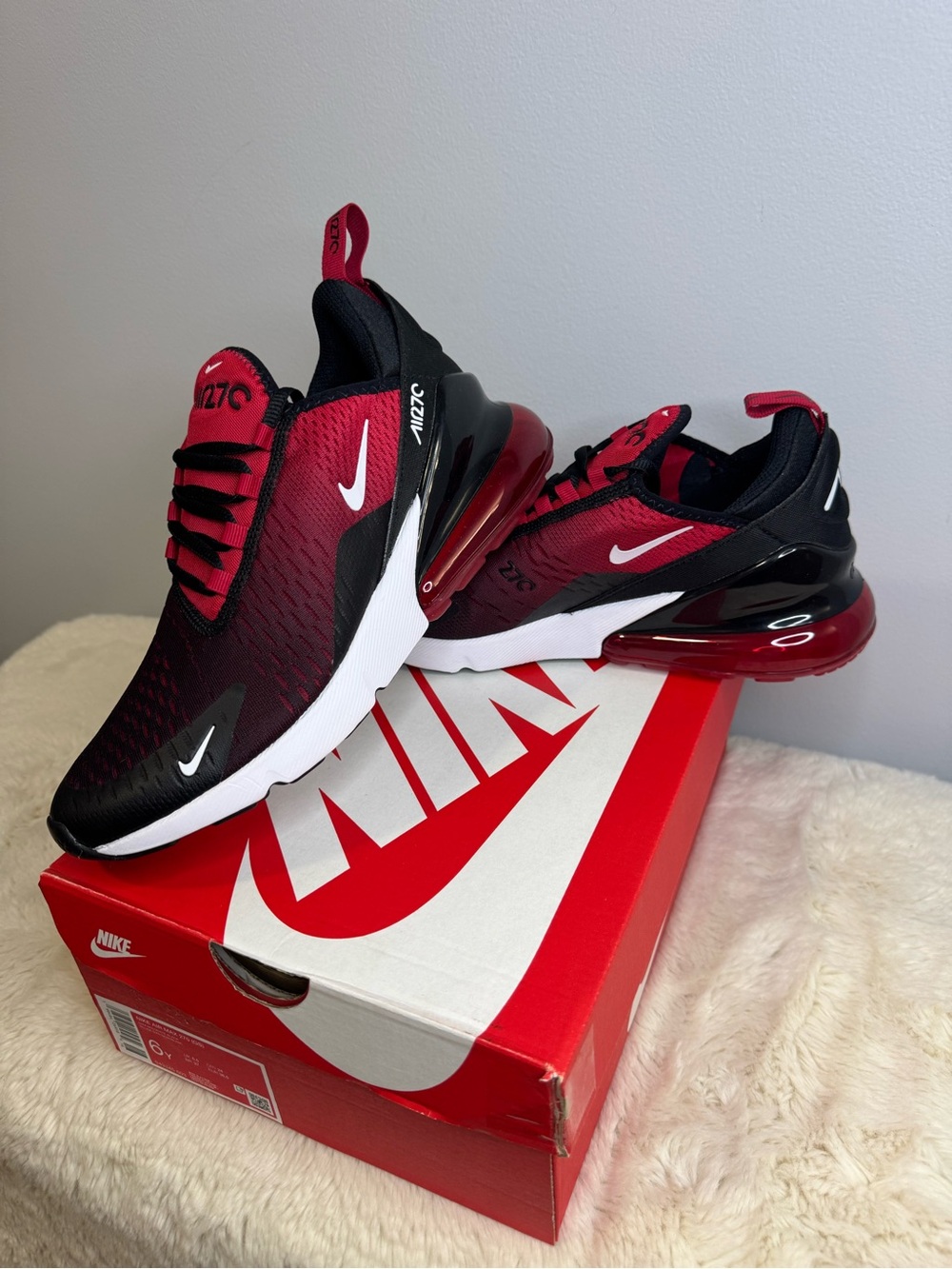 Nike Air Max 270 (GS) Size 6Y